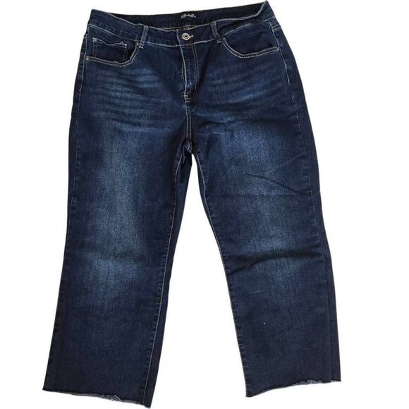 Charlie Women's Low Rise Raw Hem Dark Wash Denim Crop Jeans Blue Size 14 - Picture 11 of 11